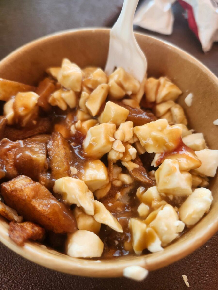 Poutine de Restaurant Barry - Photo prise par Josee Yelle