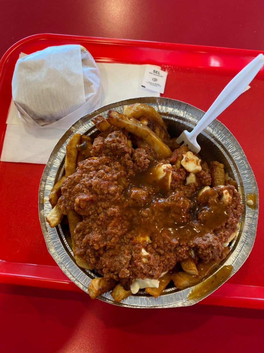 Poutine de Cantine Ben La Bédaine - Photo prise par Stephane Lapalme