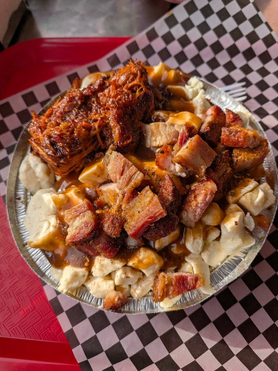 Poutine de Charlie’s – casse-croûte, crèmerie et fumoir - Photo prise par Jean-Philippe Leduc