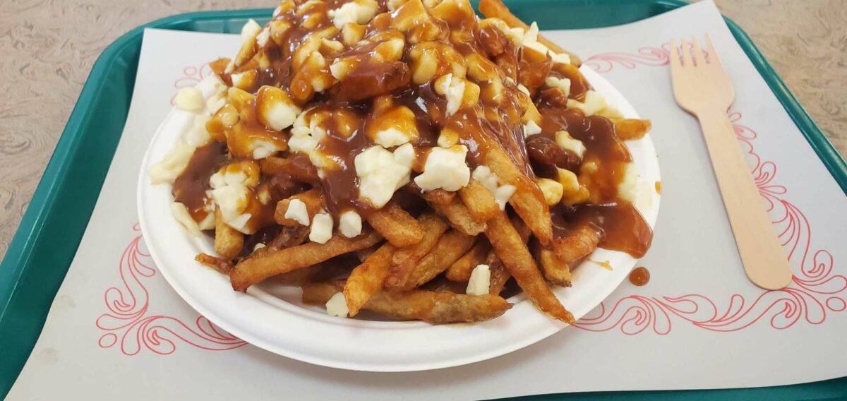 Poutine de Restaurant La Roulotte - Photo prise par AstromanGaming