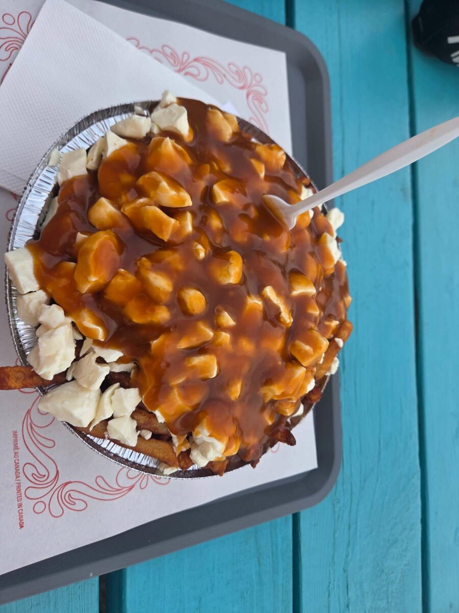 Poutine de Casse Croute La Fringale Glacée - Photo prise par alexandre lahaie