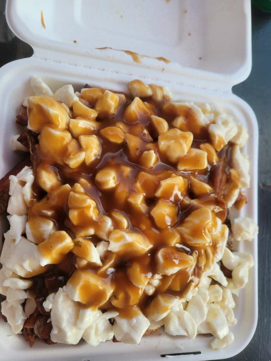 Poutine de CASSE-CROUTE K - Photo prise par Etienne Lavoie