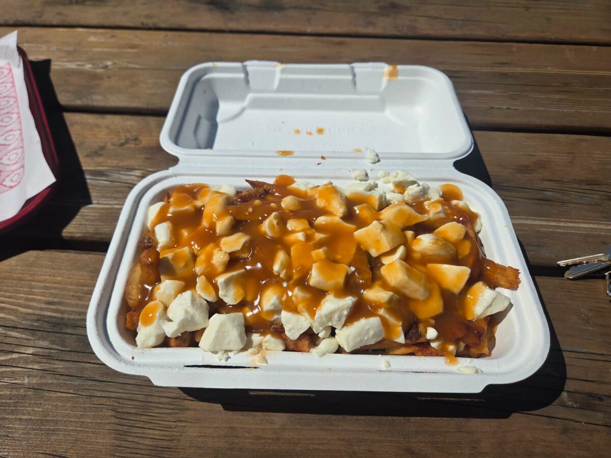 Poutine de Snack Bar D&rsquo;Amours - Photo prise par alexandre lahaie