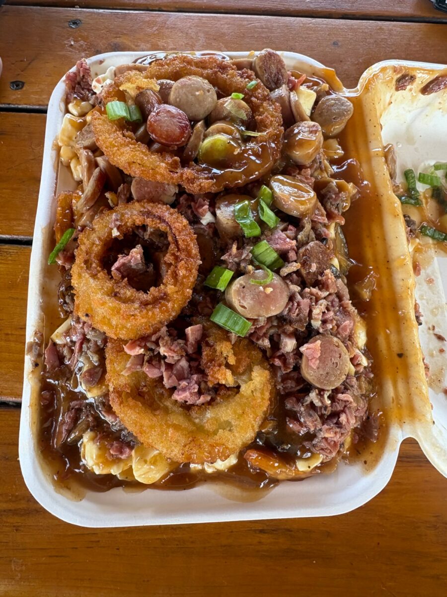 Poutine de Chez Mag La Fine Cantine – comté Kamouraska (La Pocatière) - Photo prise par Virginie Gauvin-Castonguay