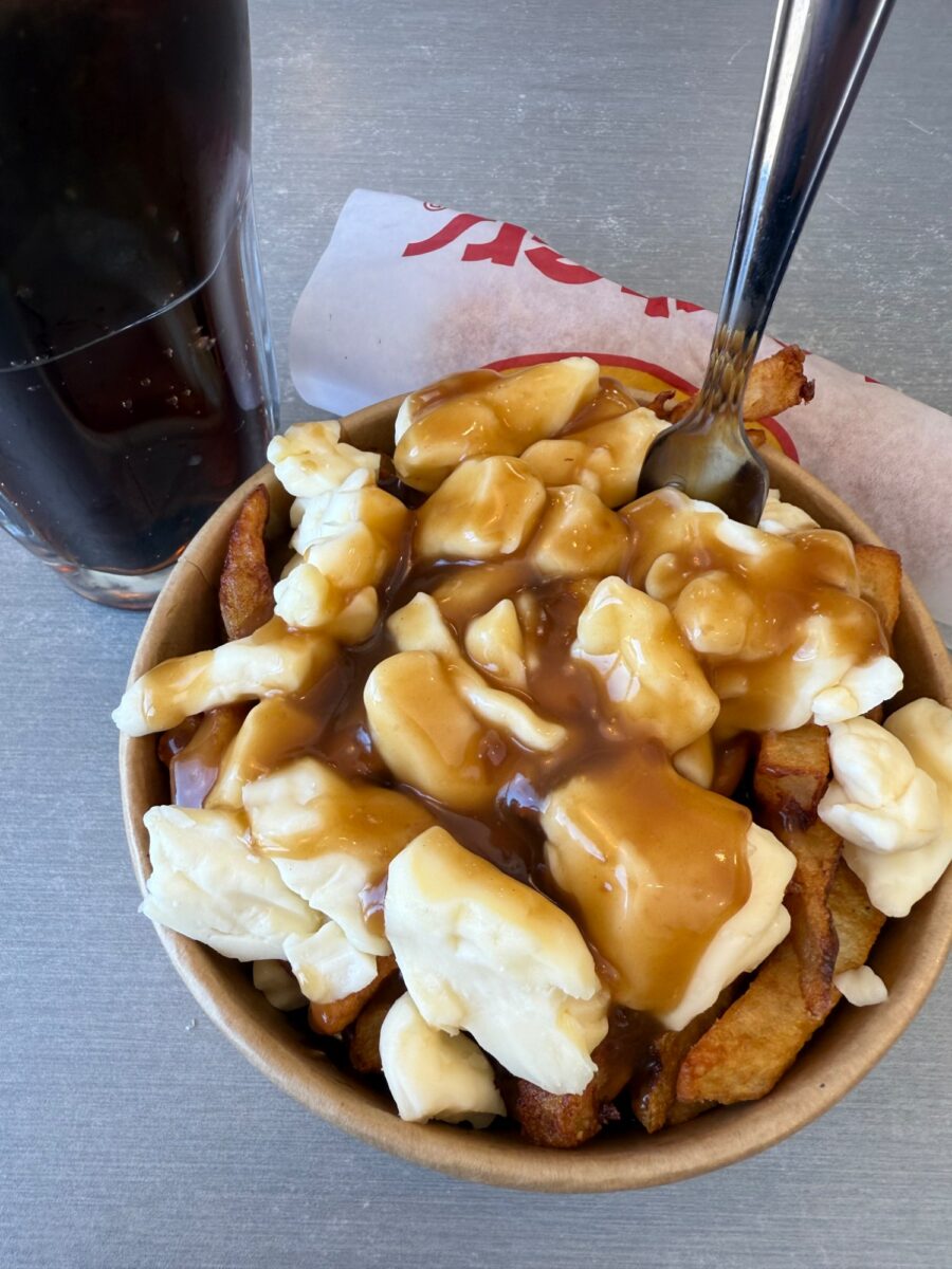 Poutine de Montreal Station Hot Dogs - Photo prise par Yanick Barrette