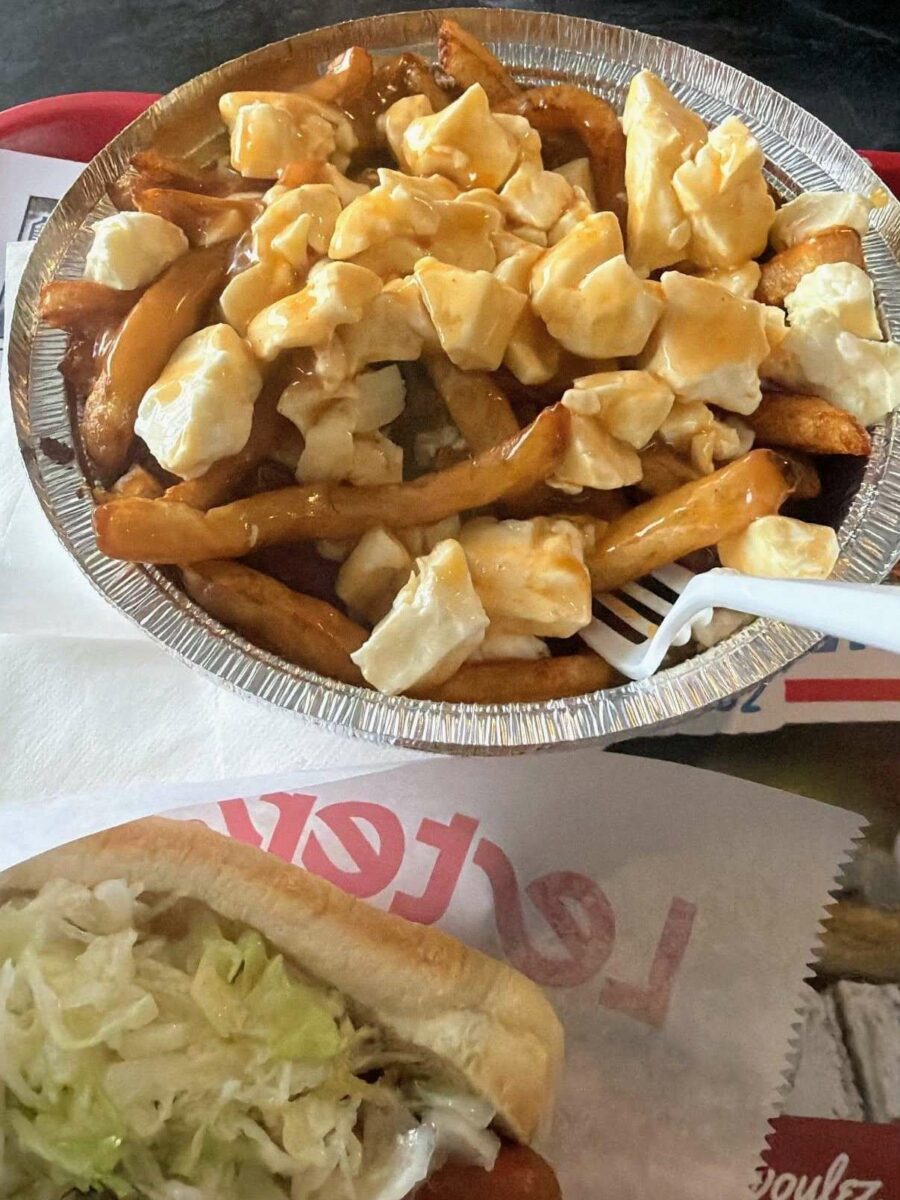 Poutine de Au Coin Du Hamburger Enr - Photo prise par Benoit Cossette