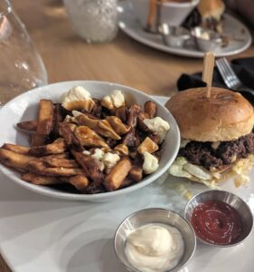 Mlle Inès | l’Atelier du hamburger | District Gourmet Sainte-Foy