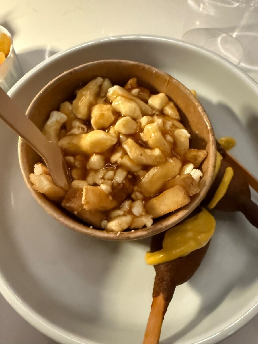 Poutine de Centre Bell - Photo prise par Yanick Barrette