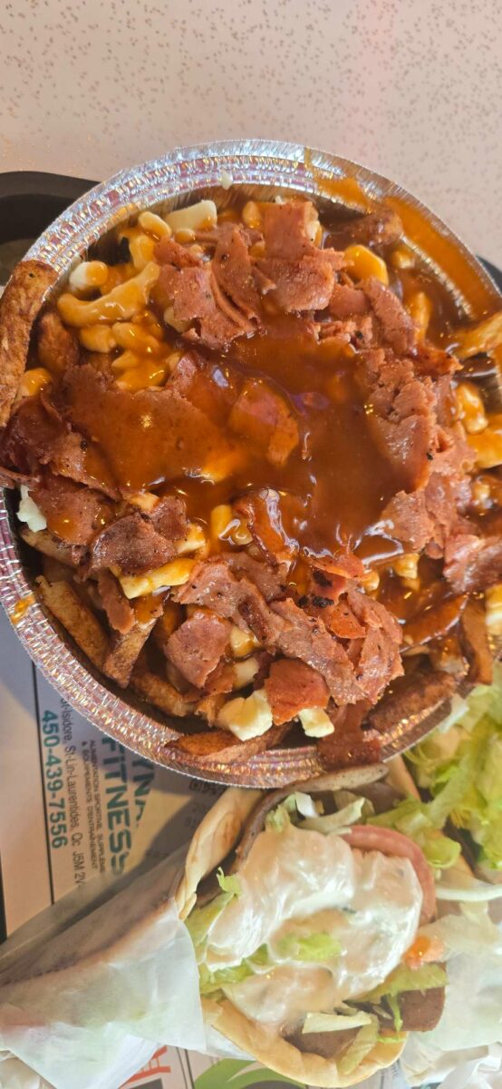 Poutine de La belle province saint lin laurentides - Photo prise par tommy Genereux