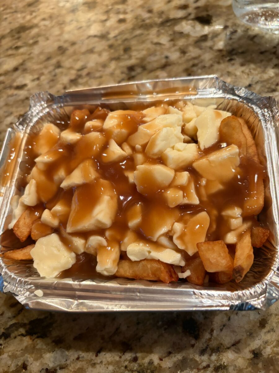 Poutine de Restaurant le Gueuleton Pizza West - Photo prise par Jean-Nicolas Turcotte
