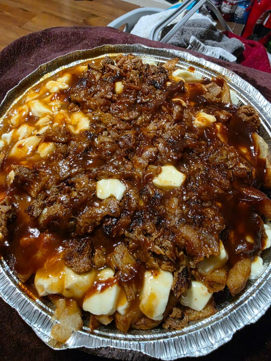 Poutine de Restaurant les 2 frères / Pizzeria St blaise - Photo prise par Krystel Lebeau