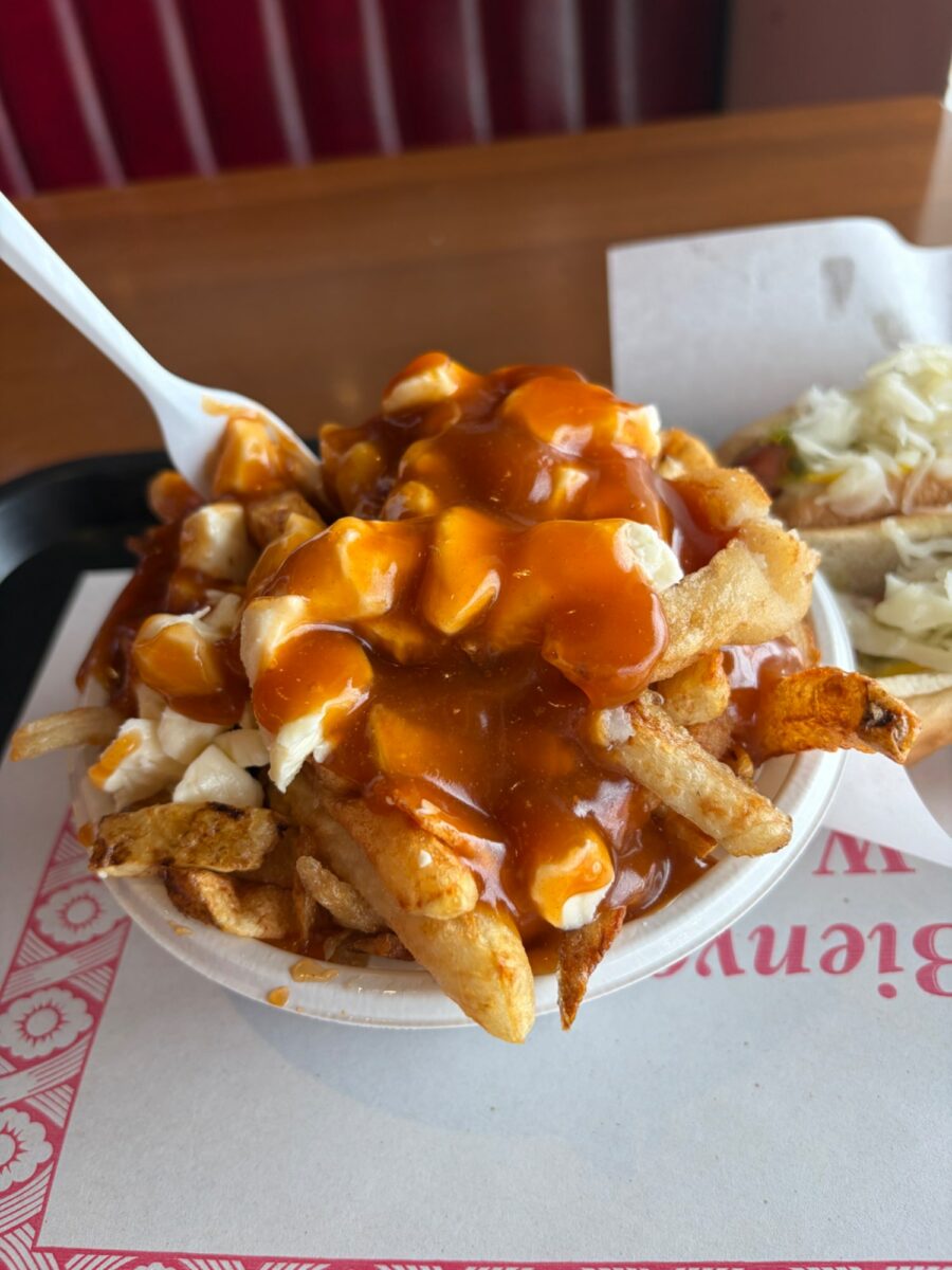 Poutine de Restaurant La Belle Province Lasalle - Photo prise par Mathieu Viau-Renaud