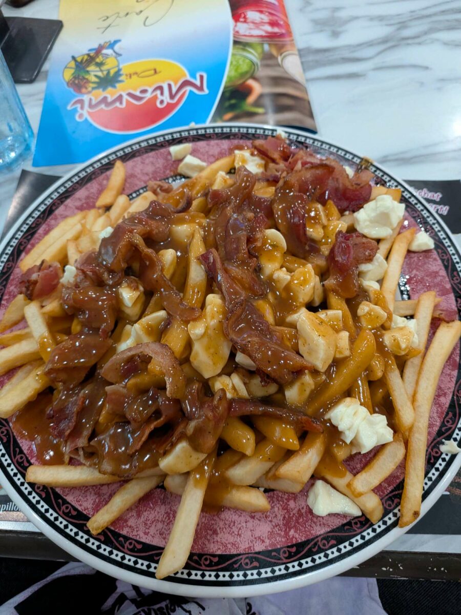 Poutine de Restaurant Miami Déli - Photo prise par Jean-Philippe Leduc