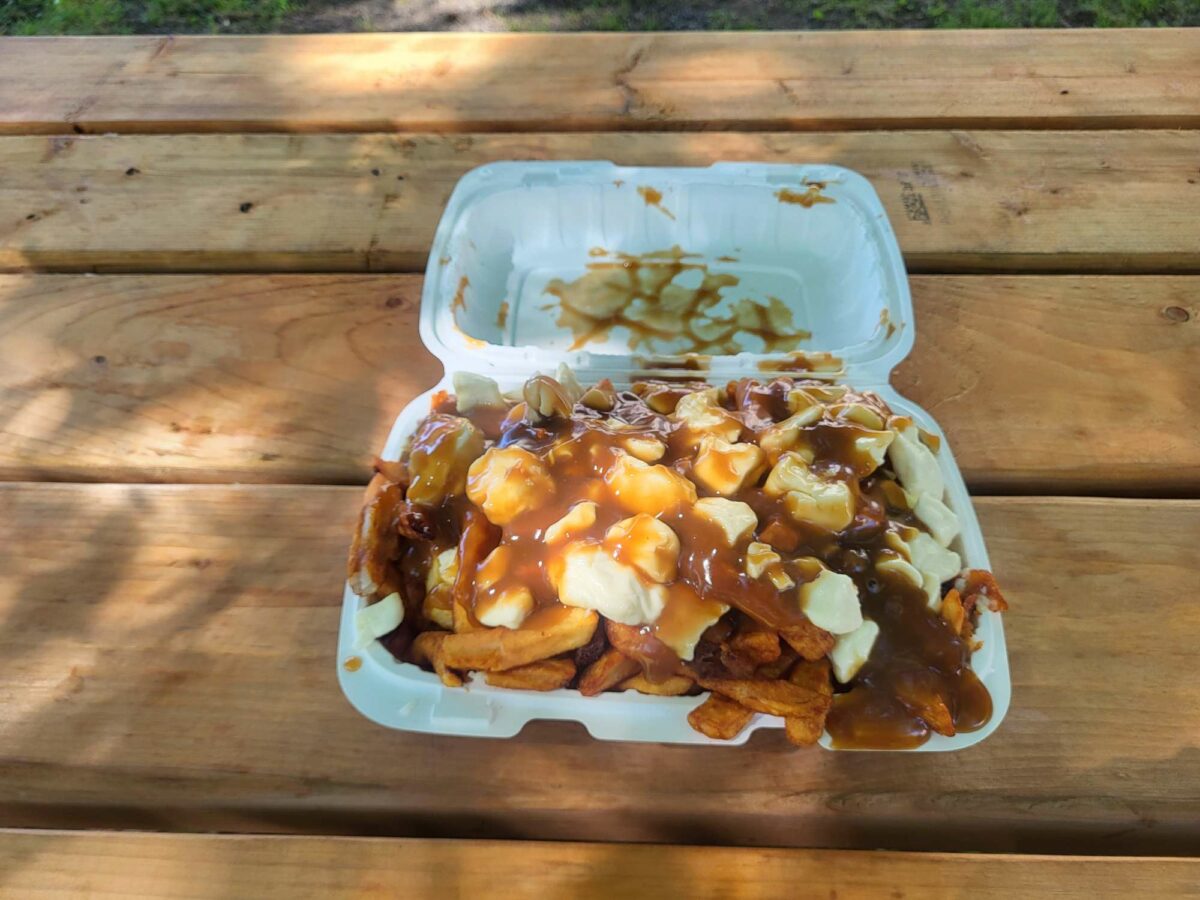 Poutine de Casse-croute LA BARAQUE - Photo prise par Danik Payette