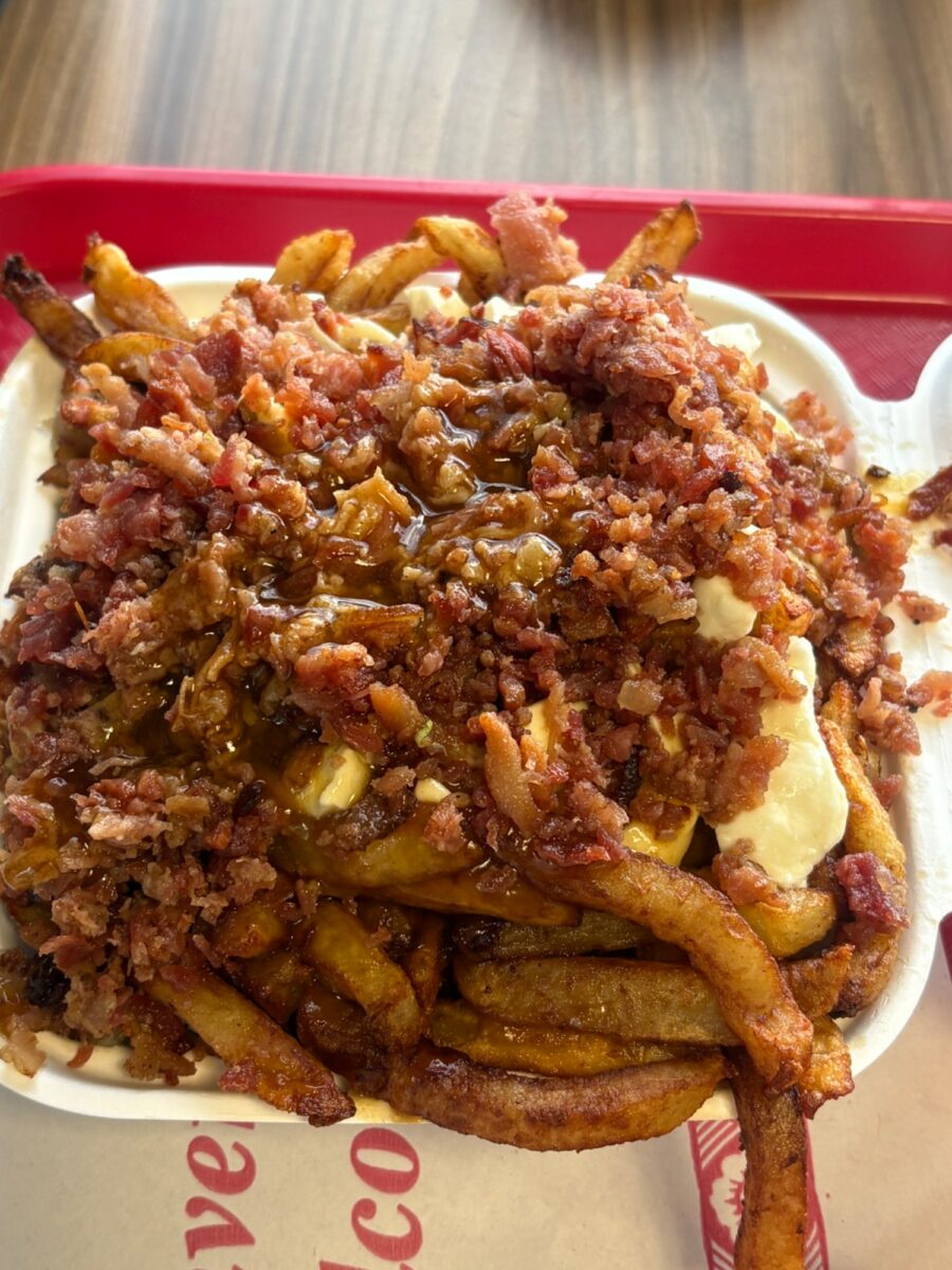 Poutine de Cantine Ô P&rsquo;tit Creux – Saint-Césaire - Photo prise par Virginie Gauvin-Castonguay