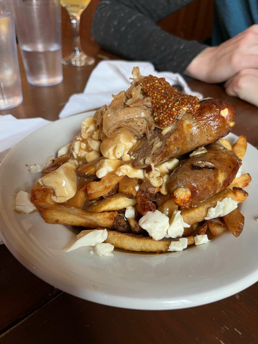 Poutine de Vices & Versa - Photo prise par Sébastien Benoit