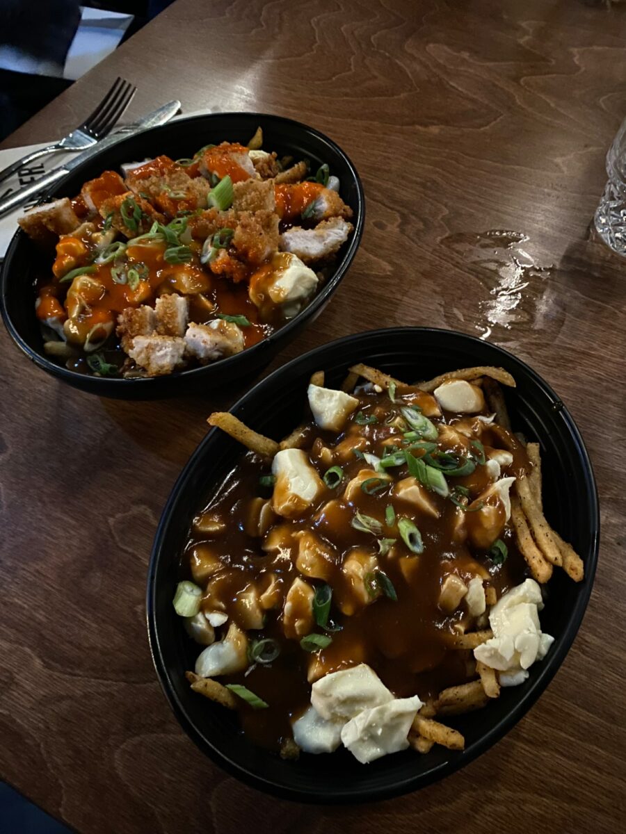 Poutine de SHAKER Cuisine & Mixologie Vaudreuil-Dorion - Photo prise par Juliane Ranger